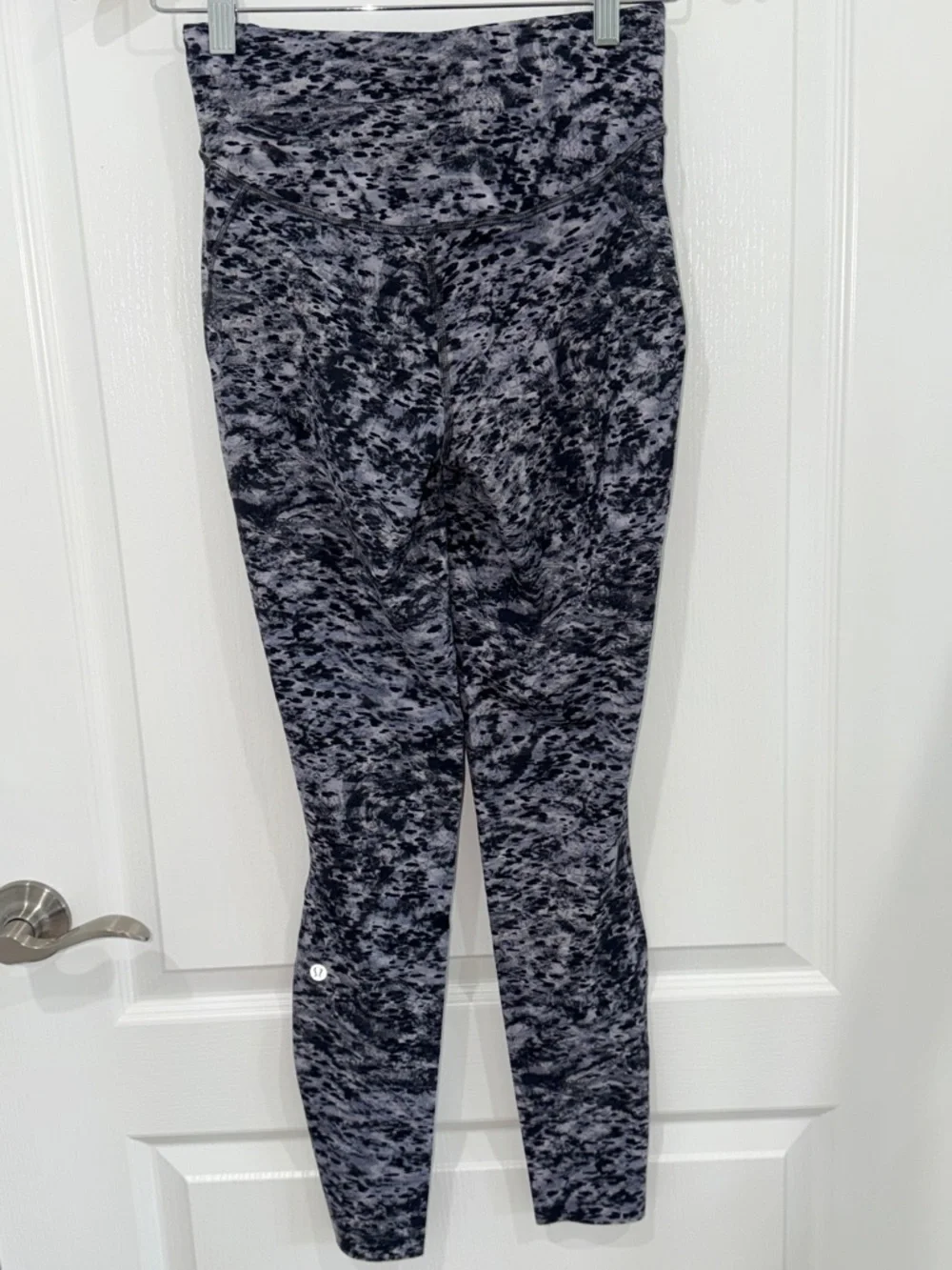 lululemon athletica Base Pace High-Rise Tight in a patterned Estuary Grey size 6
